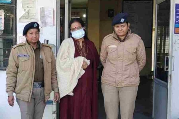सचिवालय में नौकरी लगाने के नाम पर धोखाधड़ी करने वाली महिला को दून पुलिस ने किया गिरफ्तार, युवक से 26 लाख 55 हजार रुपए किये थे हड़प