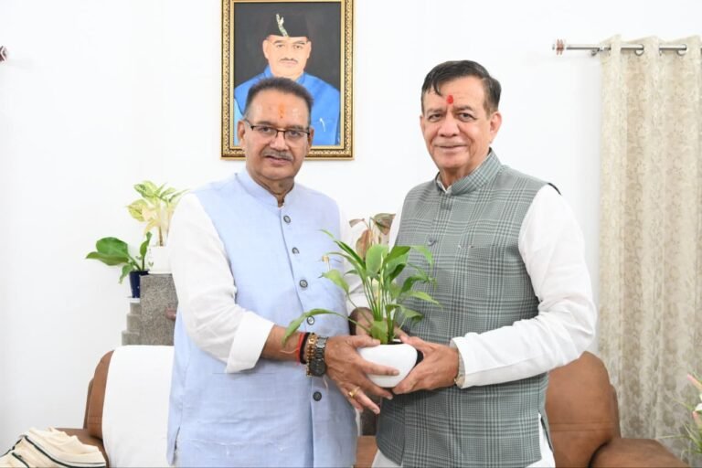 उत्तर प्रदेश के विधानसभा अध्यक्ष ने मंत्री गणेश जोशी से की भेंट !