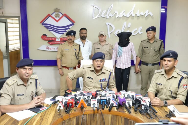 एसएसपी देहरादून के नेतृत्व में दून पुलिस को मिली एक और सफलता ,मास्टरमाइंड 50 हज़ार का ईनामी अभियुक्त गिरफ्तार