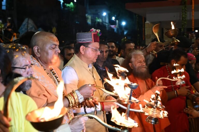एमडीडीए ने बदली यमुना तट की तस्वीर,सीएम धामी ने 7.52 करोड़ के स्नान घाट का किया लोकार्पण